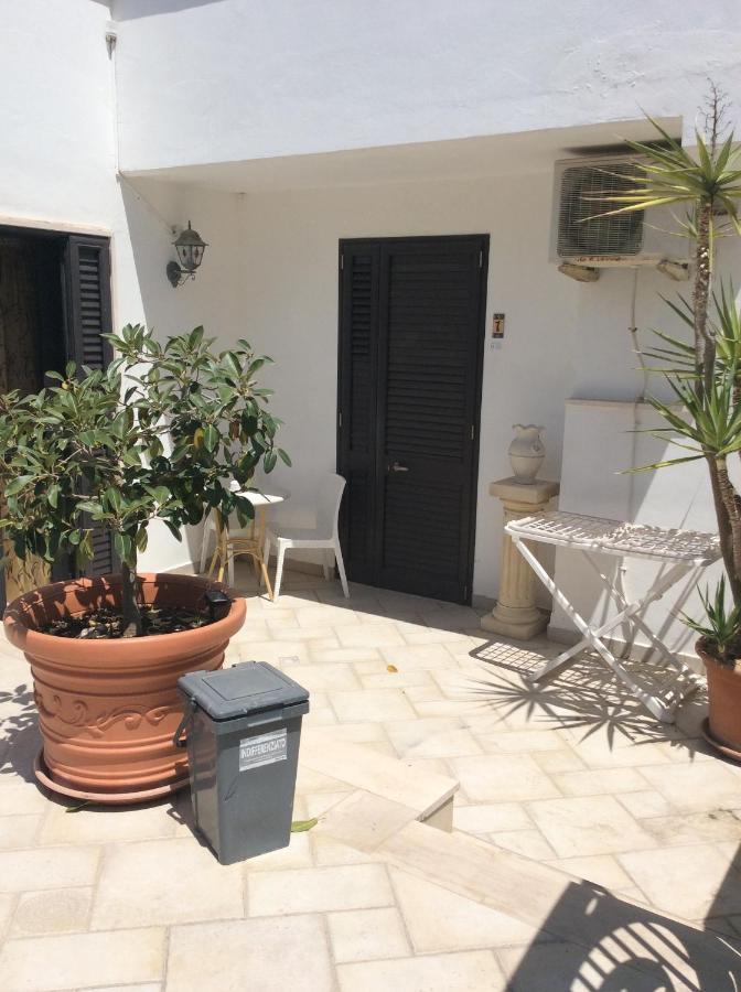 B&B Delle Rose Maruggio Exterior foto